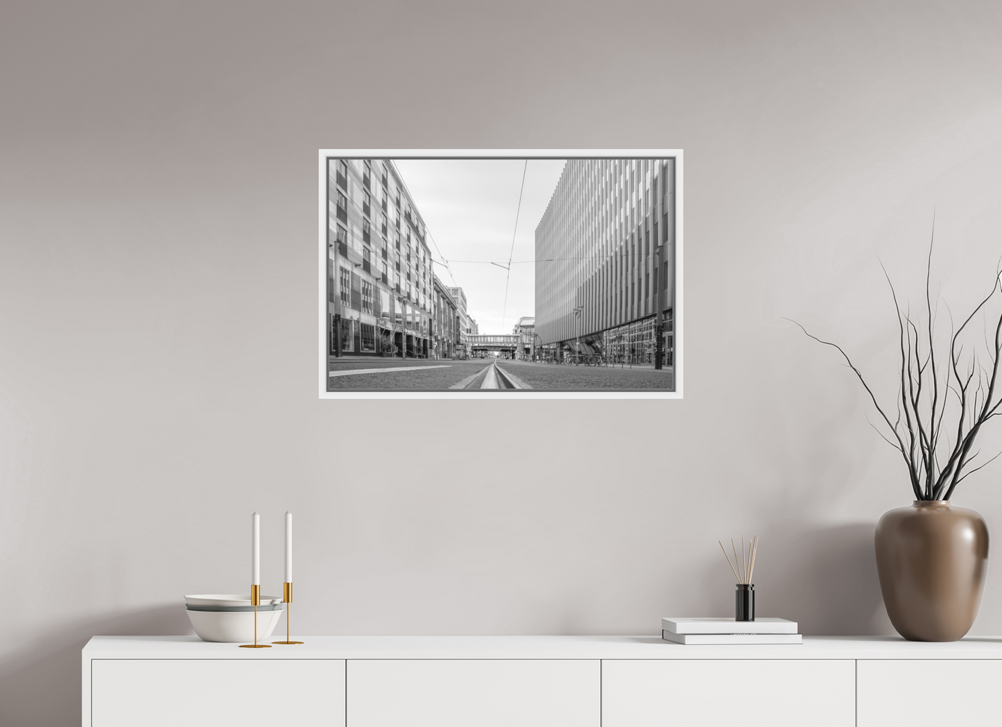 75 x 50 cm, Foto Ilford SW-Abzug im Schattenfugen-Rahmen SW Berlin Corona Pandemic 3 (2020)