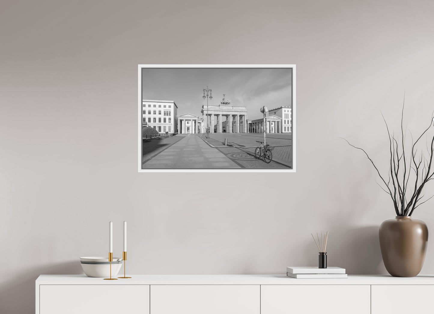 75 x 50 cm, Foto Ilford SW-Abzug im Schattenfugen-Rahmen SW Berlin Corona Pandemic 2 (2020)